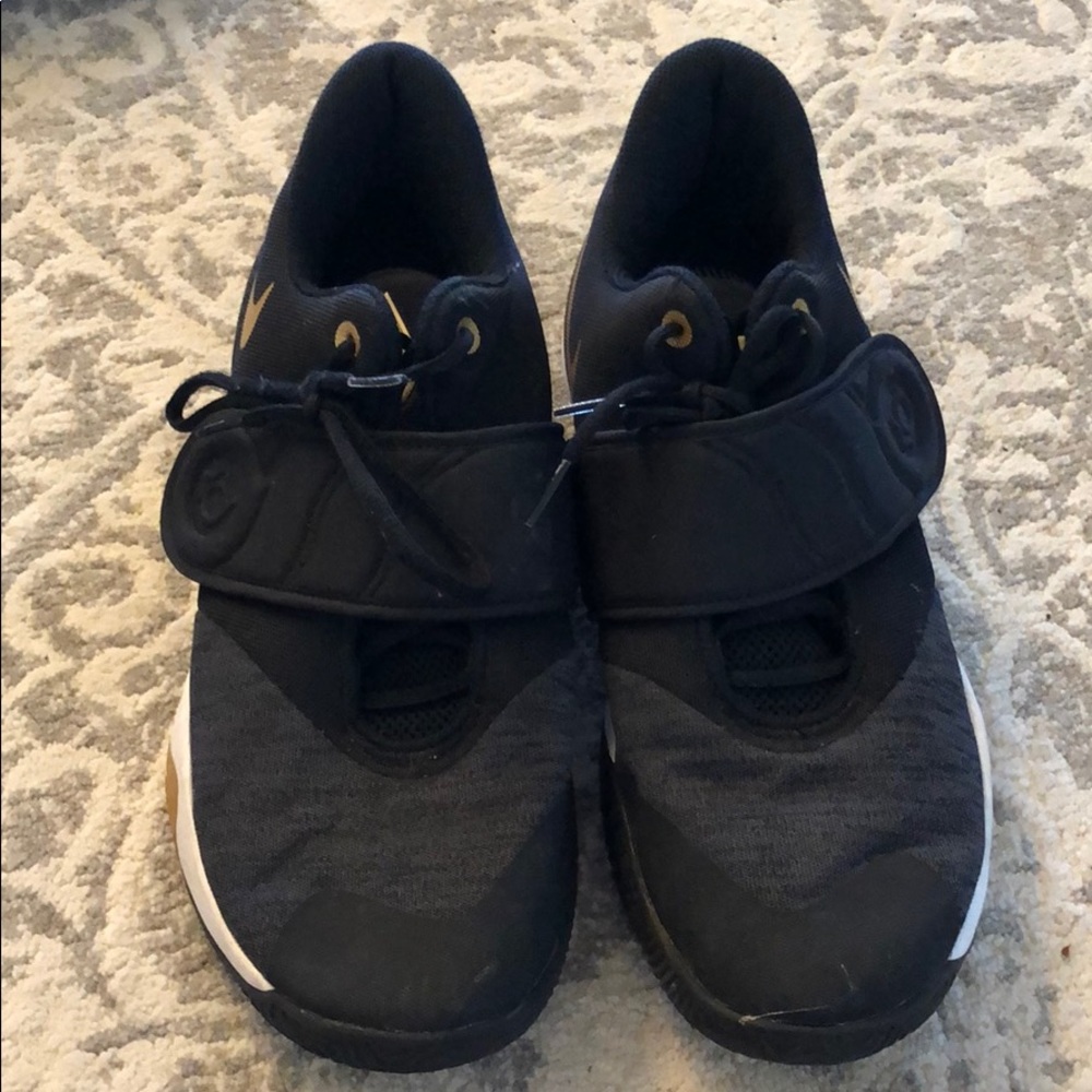 Men’s Nike KD Trey 5 VI basketball shoes